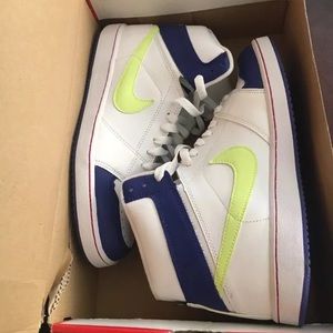 Nike women’s size 10 hightop